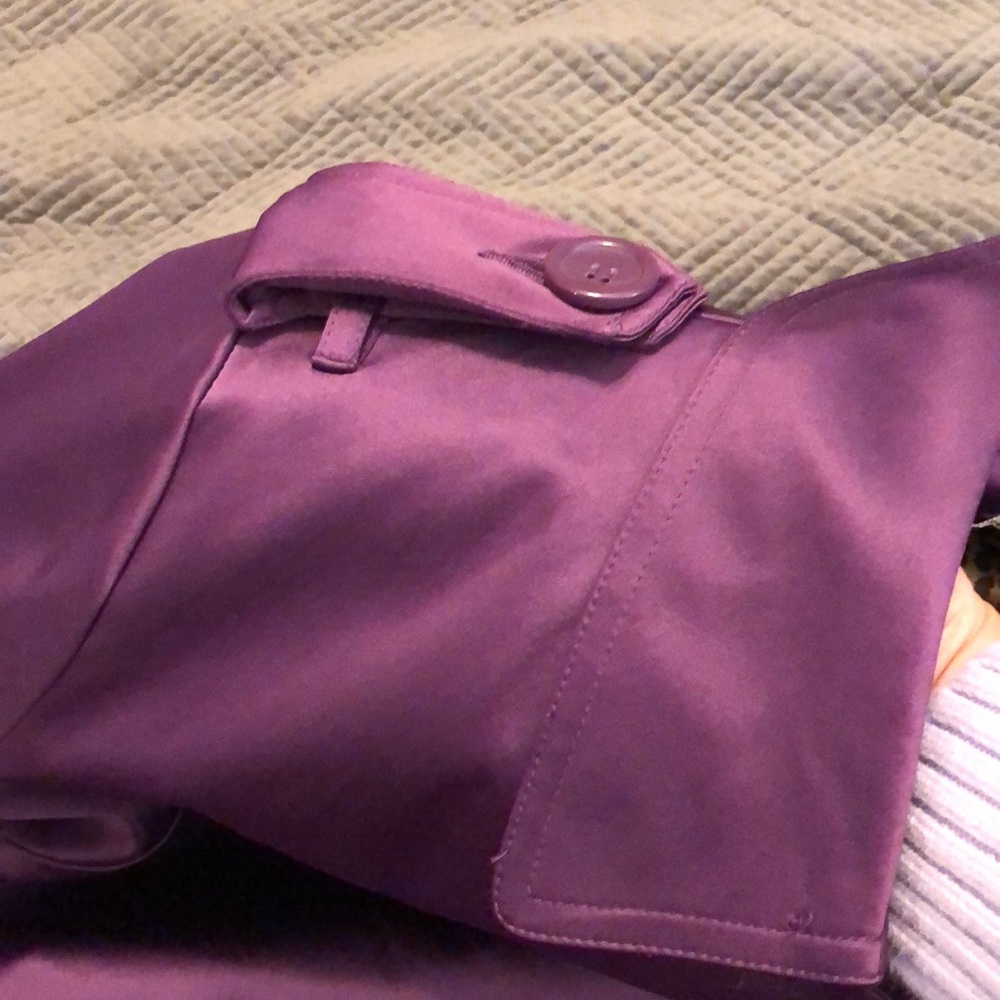 Joan Rivers purple trench coat - Picture 11 of 11